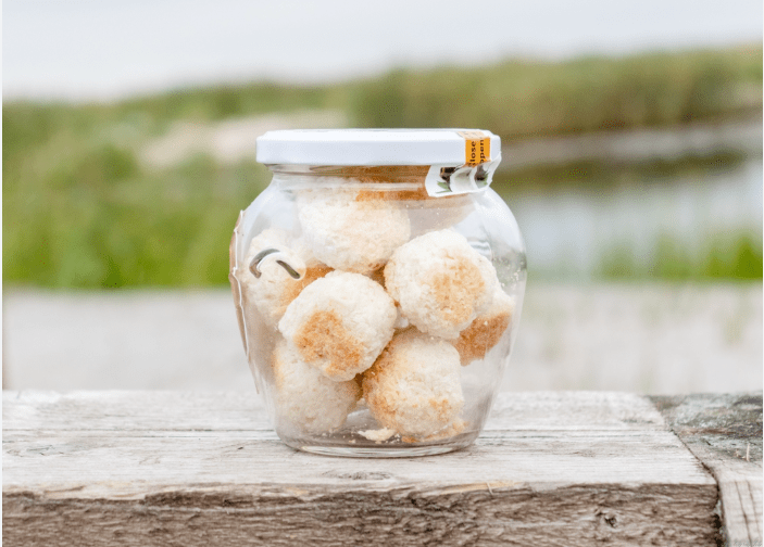 Coconut crispy and sweet snack