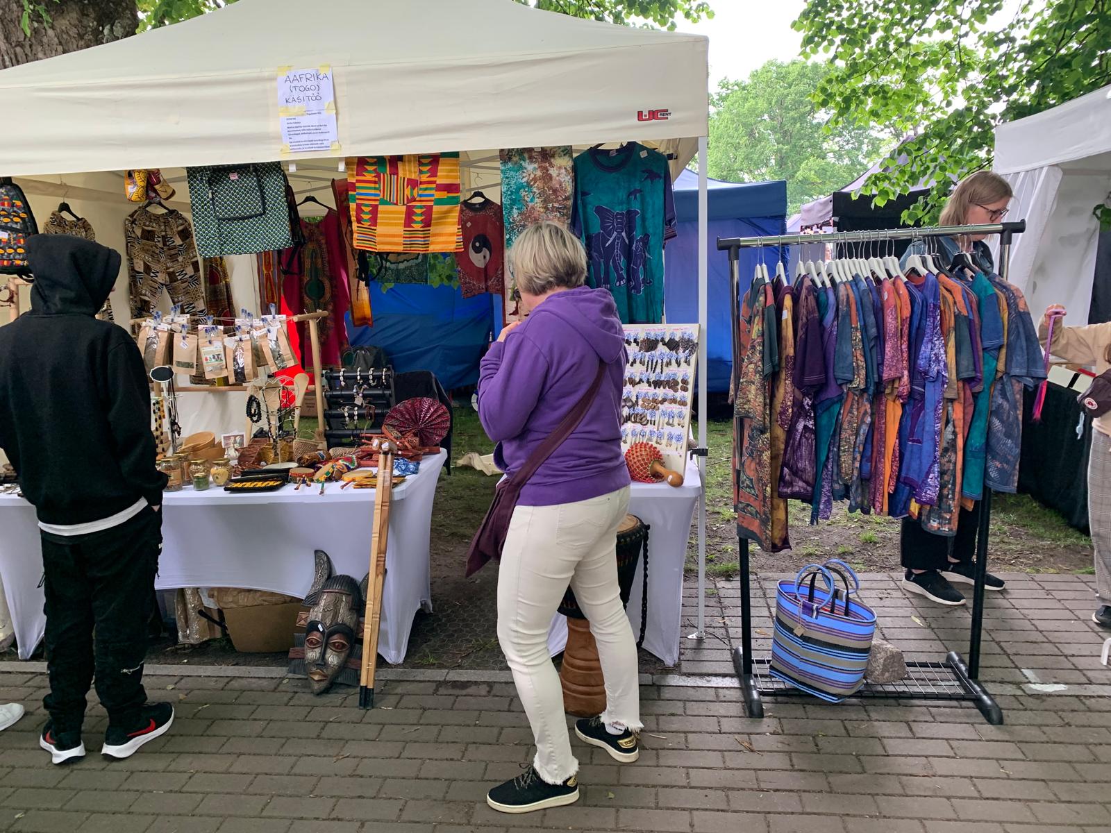 Shoppers at the TogoSunny stand