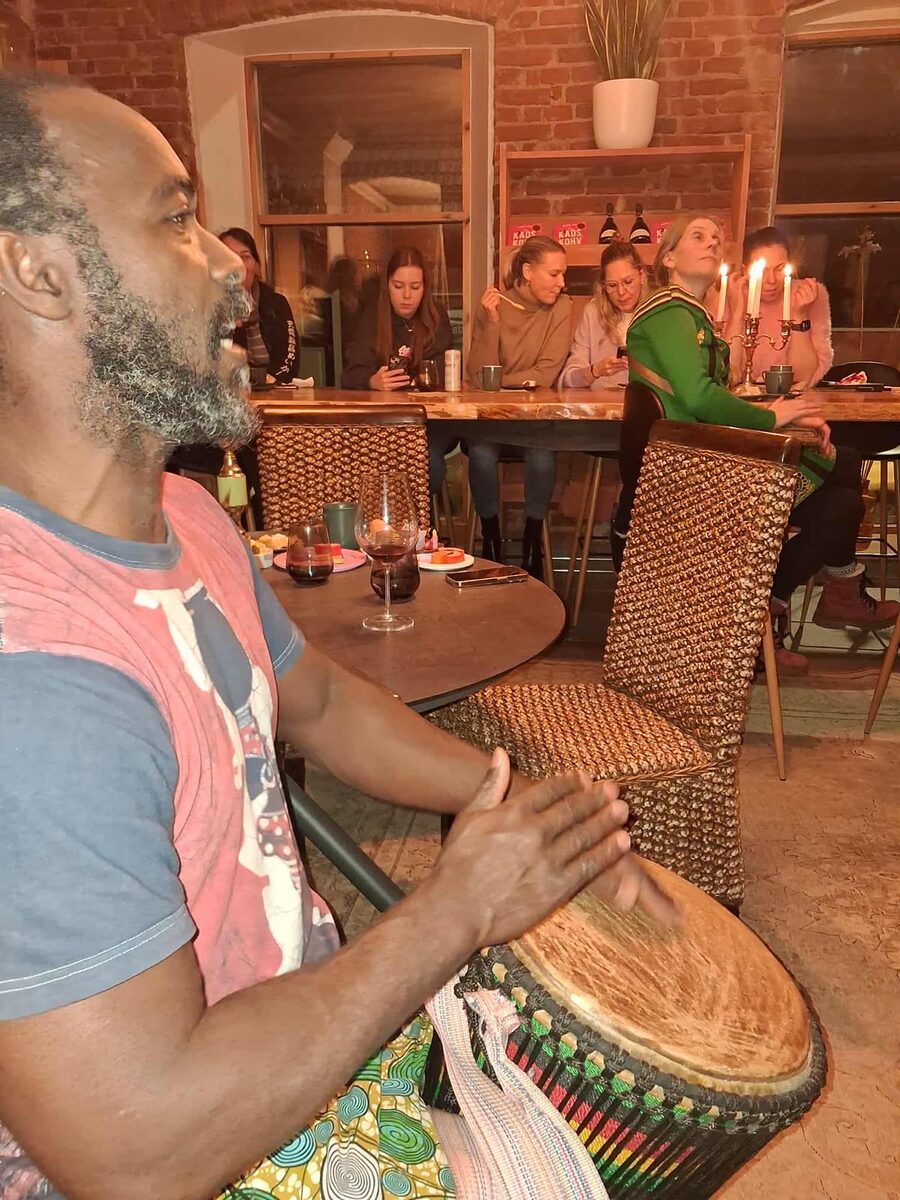 TogoSunny drumming during the Mondo evening in Viljandi