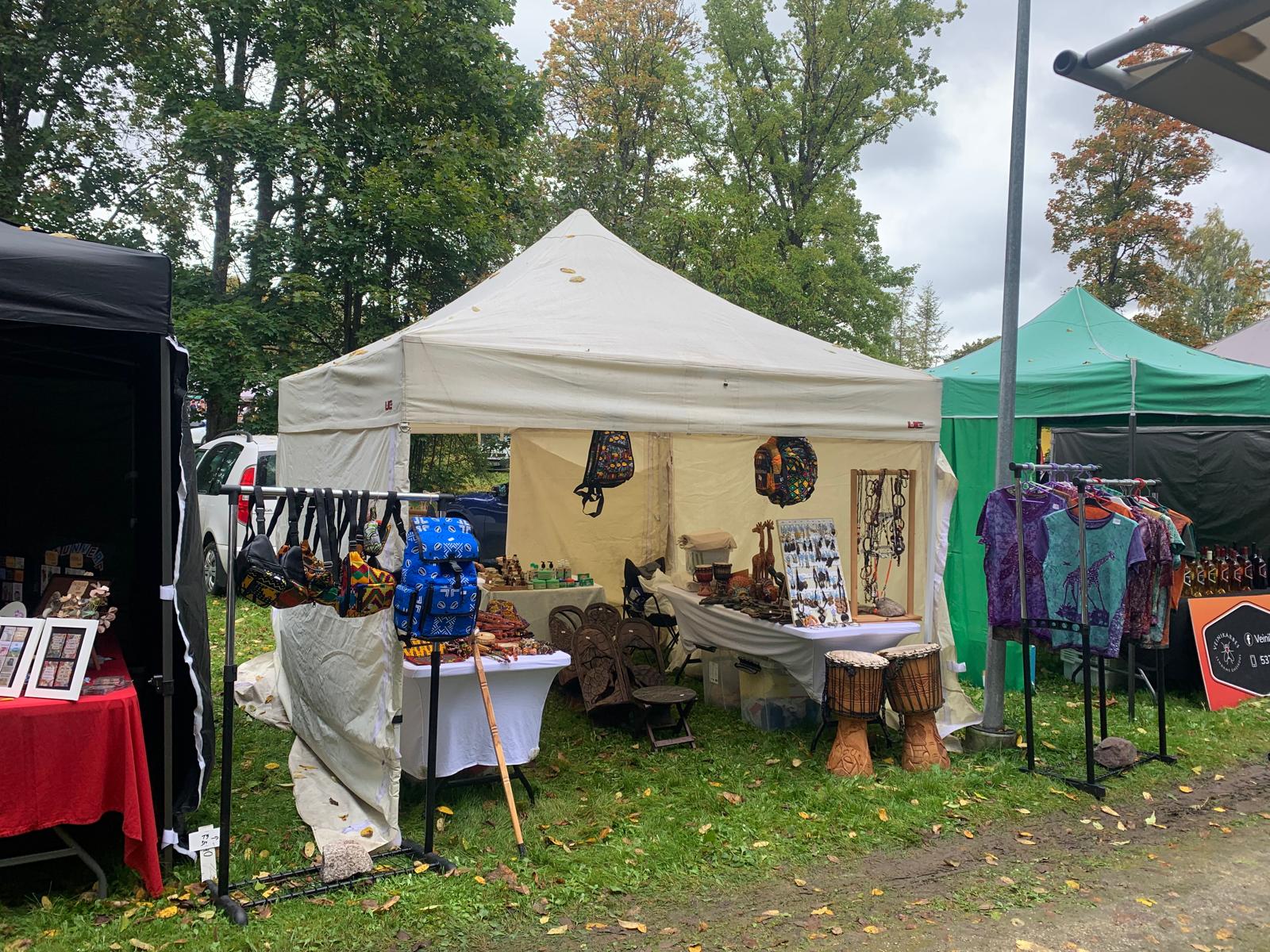 Wide view of the TogoSunny tent among the other Suur Paunvere stalls