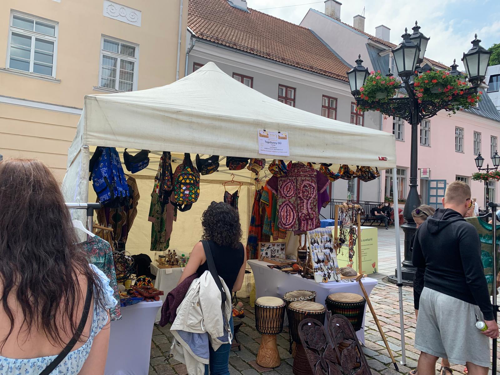 Visitors in front of the TogoSunny stand