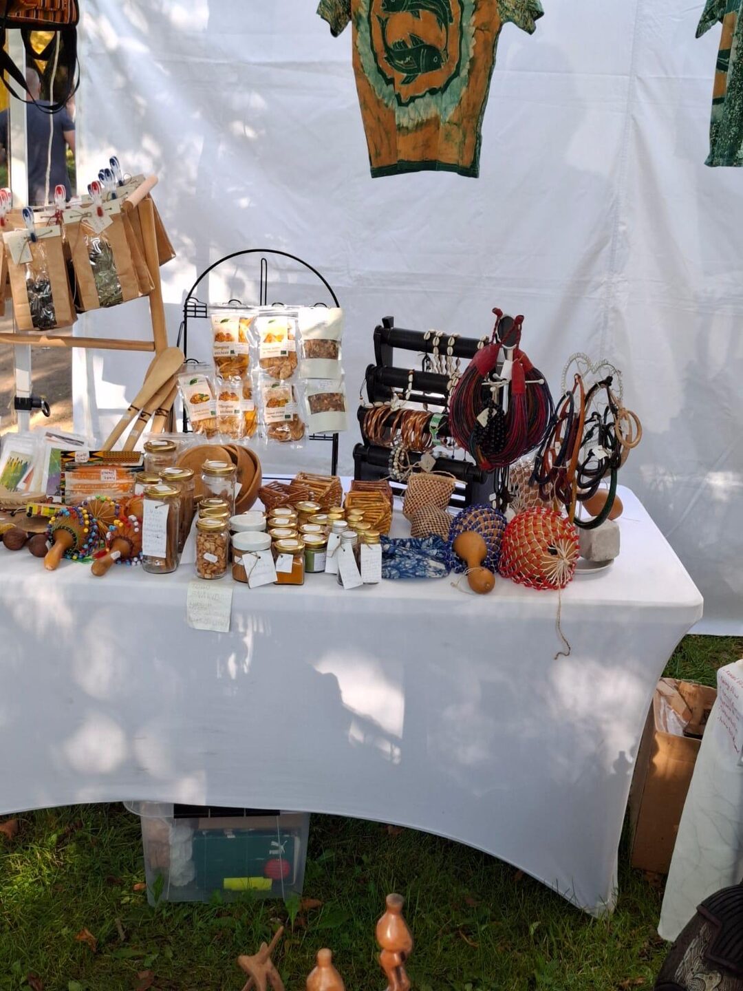 Fruits séchés, thés et bijoux au stand TogoSunny