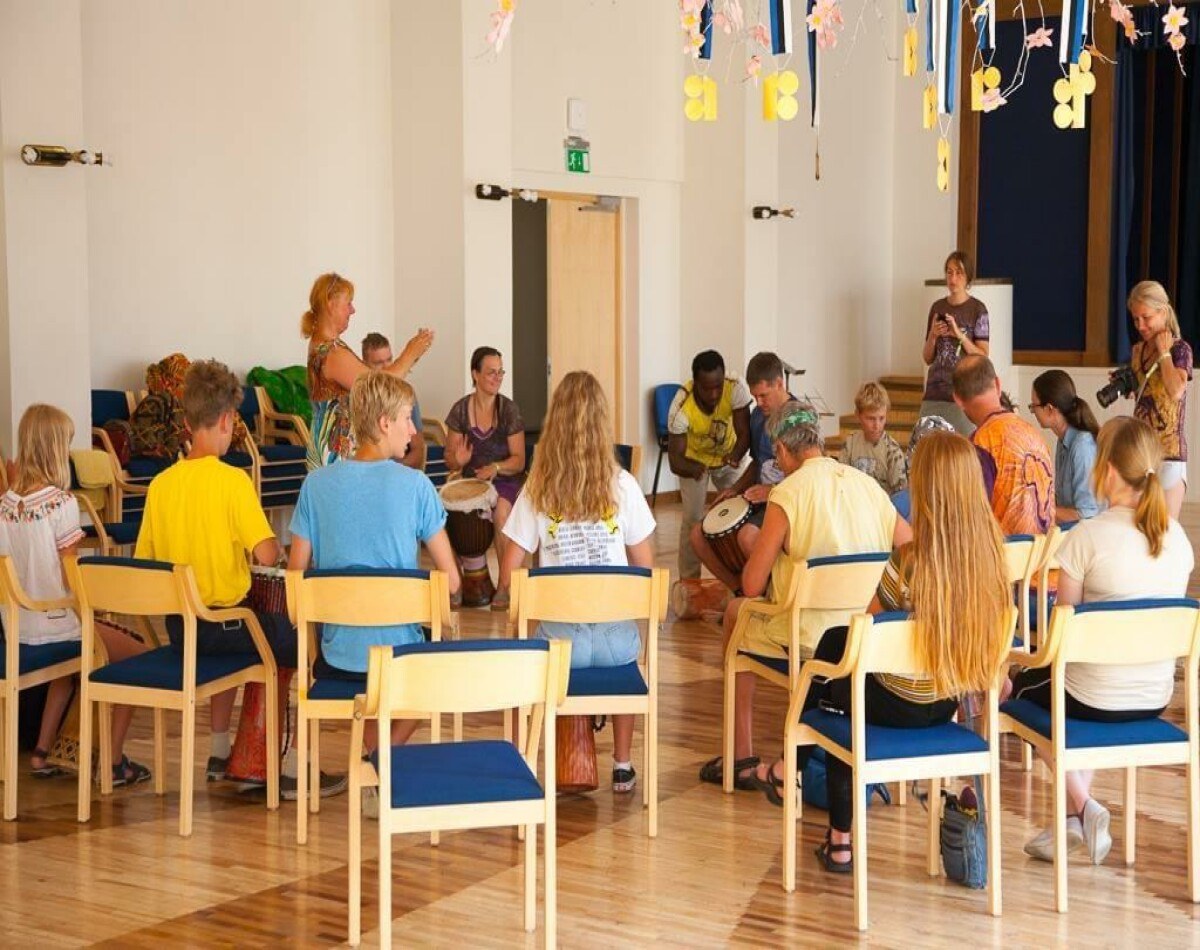 Cercle de djembé lors d'un atelier TogoSunny